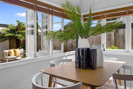 Photo of property in 521a Devonport Road, Tauranga South, Tauranga, 3112