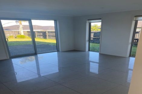 Photo of property in 178 Helenslee Road, Pokeno, 2472