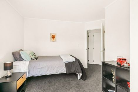 Photo of property in 5 Erskine Close, Island Bay, Wellington, 6023