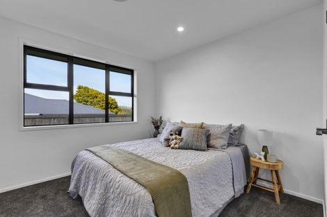 Photo of property in 6 Oliver O'leary Way, Westown, New Plymouth, 4310