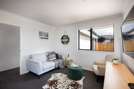 Photo of property in 3 Aheahea Way, Hurworth, New Plymouth, 4310