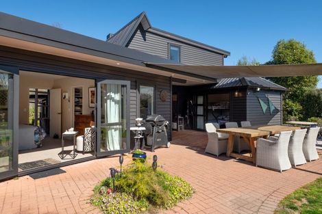 Photo of property in 28 Mata Place, Kinloch, Taupo, 3377