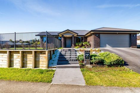 Photo of property in 25 Fernbrook Drive, Hurworth, New Plymouth, 4310