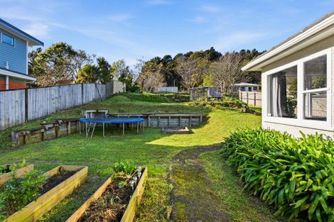 Photo of property in 19 Peel Place, Wainuiomata, Lower Hutt, 5014
