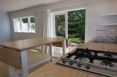 Photo of property in 16 Renown Road, Raumati South, Paraparaumu, 5032