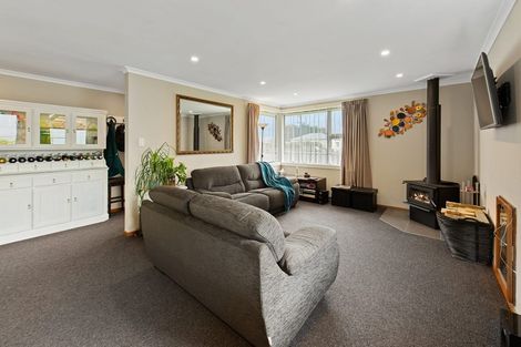 Photo of property in 47 Seaward Road, Edendale, 9825