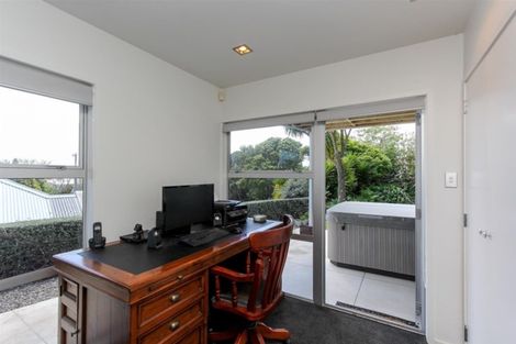 Photo of property in 67a Fulford Street, New Plymouth, 4310