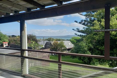 Photo of property in 7 Sea Vista Avenue, Beach Haven, Auckland, 0626