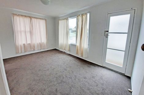 Photo of property in 2/7 Oteha Valley Road, Northcross, Auckland, 0632