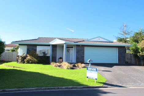 Photo of property in 8 Bampton Rise, Northpark, Auckland, 2013