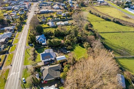 Photo of property in 19 Milne Street, Hunterville, 4730