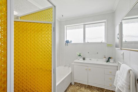 Photo of property in 7 Bushview Place, Upper Vogeltown, New Plymouth, 4310