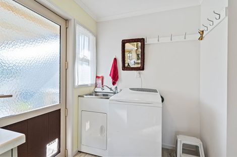 Photo of property in 46 Franklin Road, Paparoa, 0571