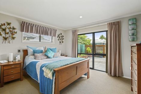 Photo of property in 14 Murray Becroft Avenue, Henderson Valley, Auckland, 0612