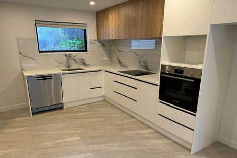 Photo of property in 21 Windy Ridge Road, Glenfield, Auckland, 0629