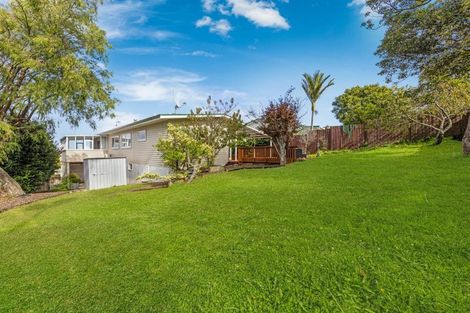 Photo of property in 9 Ellesmere Crescent, Pakuranga Heights, Auckland, 2010