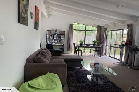 Photo of property in 18 Loughanure Place, Massey, Auckland, 0614