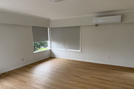 Photo of property in 2/16 Pupuke Road, Takapuna, Auckland, 0622