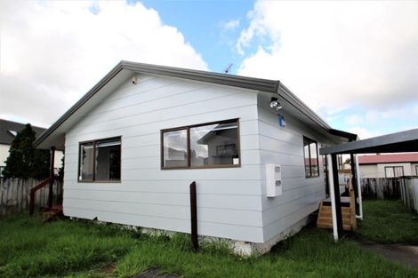 Photo of property in 4/10 Solveig Place, Randwick Park, Auckland, 2105