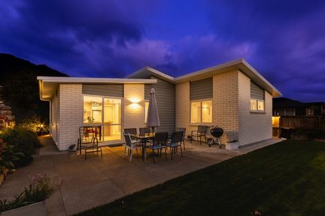 Photo of property in 23 Mahia Lane, Waikanae, 5036
