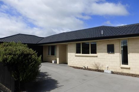 Photo of property in 8 Dunsford Close, Halswell, Christchurch, 8025