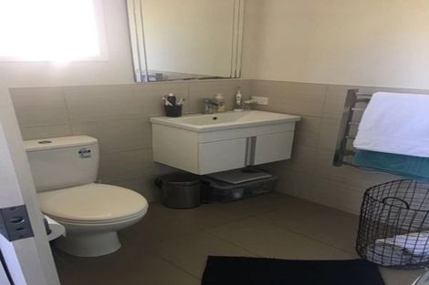 Photo of property in 224 Glamorgan Drive, Northcross, Auckland, 0630