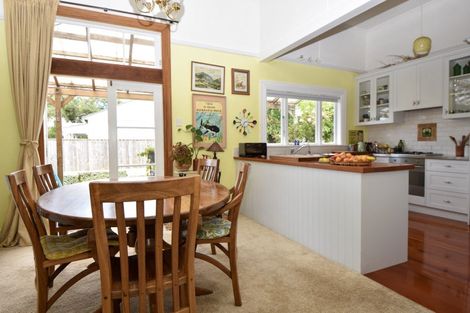 Photo of property in 16 Tyne Street, Carterton, 5713