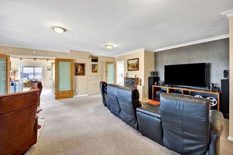 Photo of property in 50 Leslie Street, Waitara, 4320