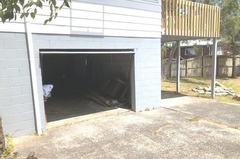 Photo of property in 21 Ranui Avenue, Ranui, Auckland, 0612