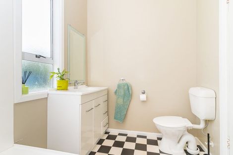 Photo of property in 48 Royal Crescent, Saint Kilda, Dunedin, 9012