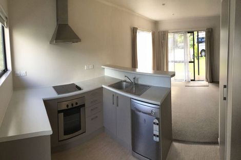 Photo of property in 21a Lantana Road, Green Bay, Auckland, 0604