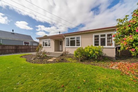 Photo of property in 87 Middlepark Road, Sockburn, Christchurch, 8042