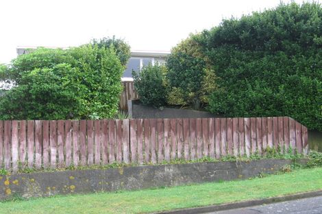 Photo of property in 8 Archbold Street, Newlands, Wellington, 6037