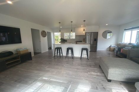 Photo of property in 16 Garton Drive, Massey, Auckland, 0614