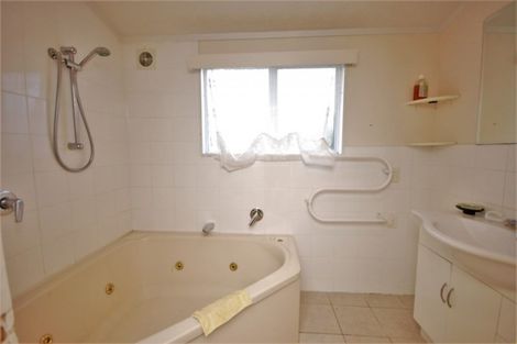 Photo of property in 43 Arthur Crescent, Hilltop, Taupo, 3330