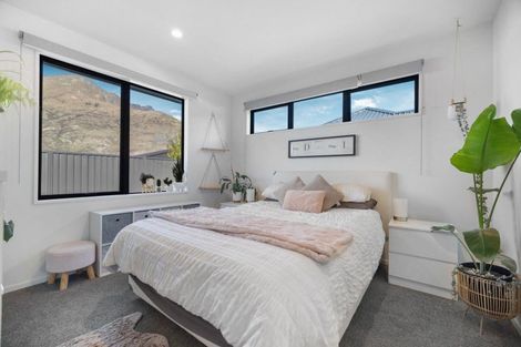 Photo of property in 33 Headley Drive, Lower Shotover, Queenstown, 9304
