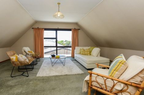 Photo of property in 719a Grove Road, Mayfair, Hastings, 4122