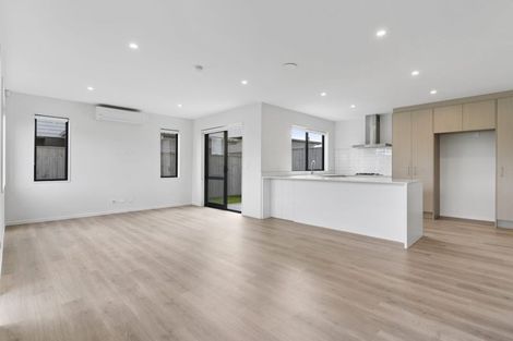 Photo of property in 18 Gosper Road, Takanini, 2112