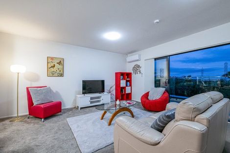 Photo of property in 6/43b Waimumu Road, Massey, Auckland, 0614