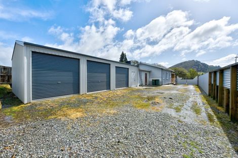 Photo of property in 63 Main Road, Clinton, 9534