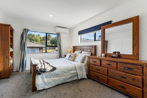 Photo of property in 2/135 Spinella Drive, Bayview, Auckland, 0629