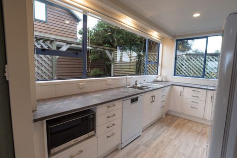 Photo of property in 64 Motuhara Road, Plimmerton, Porirua, 5026