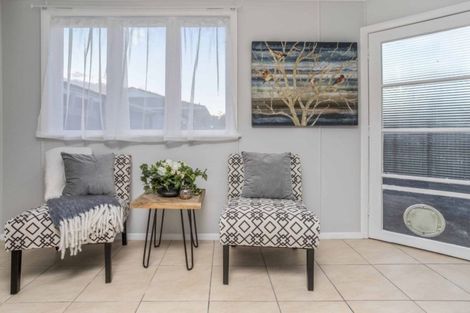 Photo of property in 1/15 Elizabeth Street, Papakura, 2110