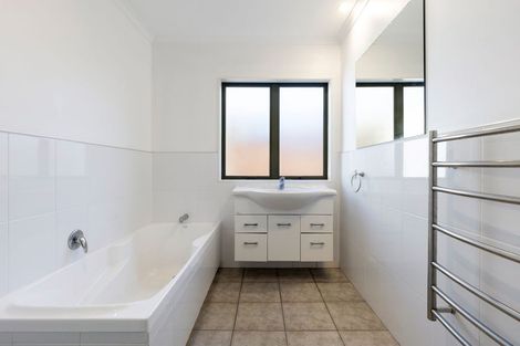 Photo of property in 22a Cotton Street, St Andrews, Hamilton, 3200