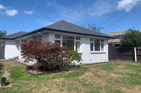 Photo of property in 18 Avonhead Road, Avonhead, Christchurch, 8042
