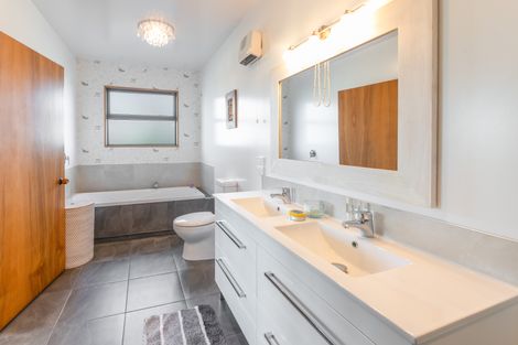 Photo of property in 60 Grierson Avenue, Amberley, 7481