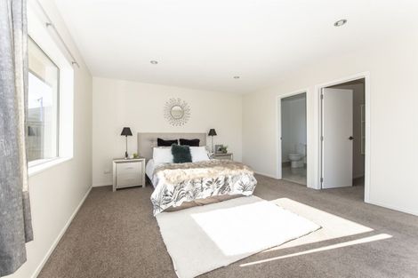 Photo of property in 2 Tiaki Way, Cambridge, 3434
