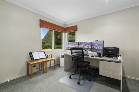 Photo of property in 18 Schopolo Place, Schnapper Rock, Auckland, 0632