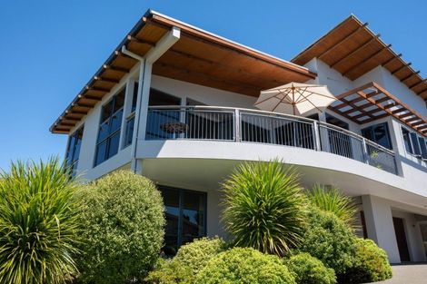 Photo of property in 18 Wakeman Road, Acacia Bay, Taupo, 3330