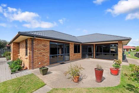 Photo of property in 16 Frame Place, Owhata, Rotorua, 3010